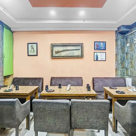 Collection O Iconic Residency Near Gurudwara Shri Bangla Sahib Hotel